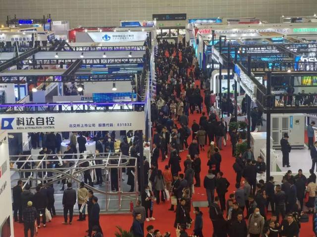 4月,逾10萬人次山西瀟河國際會(huì)展中心逛展